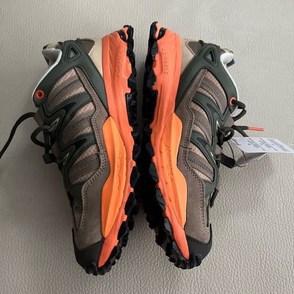 NWT - Adidas Women’s Hyperturf Adventure Shoes - US Size 8 - Picture 3 of 9